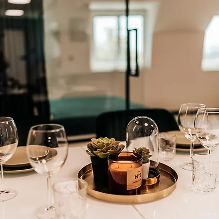 The Loft - Parking - Washer&dryer - Port View - Balcony