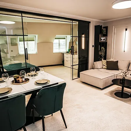 Apartman The Loft - Parking - Washer&dryer - Port View - Balcony *