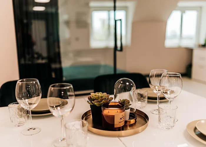 The Loft - Parking - Washer&dryer - Port View - Balcony